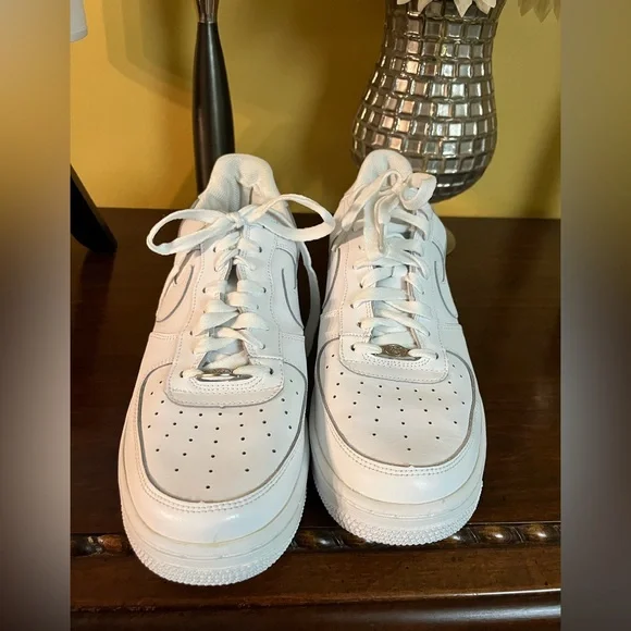 🔥Nike Air Force 1 ‘82 Limited Low White Men’s Sneakers! Great condition! Size:12 - Picture 3 of 9